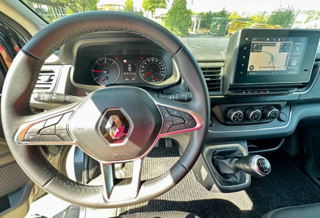 Fano Noleggi - Renault Trafic 9 posti
