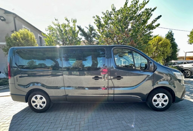 Fano Noleggi - Renault Trafic 9 posti