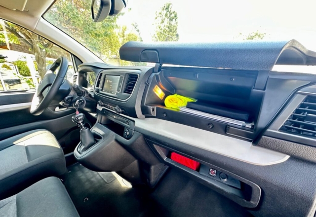 Fano Noleggi - Opel Zafira Life 9 posti
