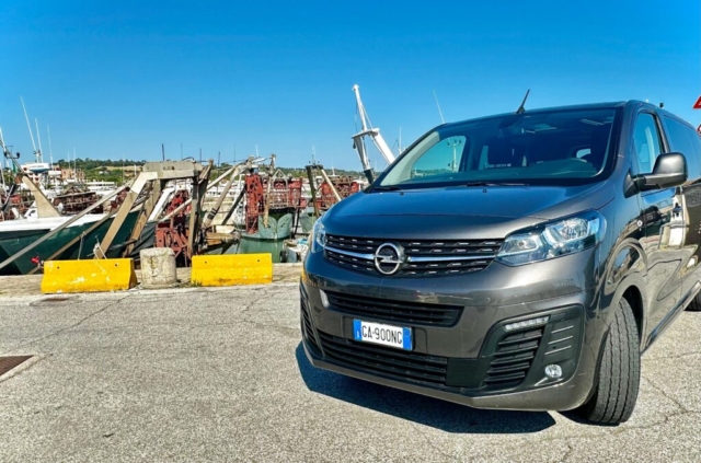 Fano Noleggi - Opel Zafira Life 9 posti