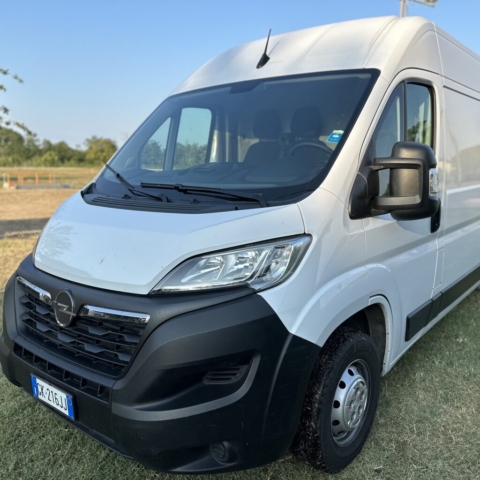 Fano Noleggi - Opel Movano 9 posti